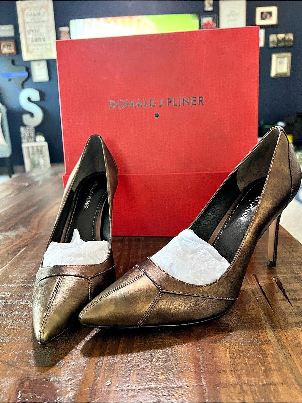 Donald J Pliner Perri -AJ Bronze Pumps US 9 M